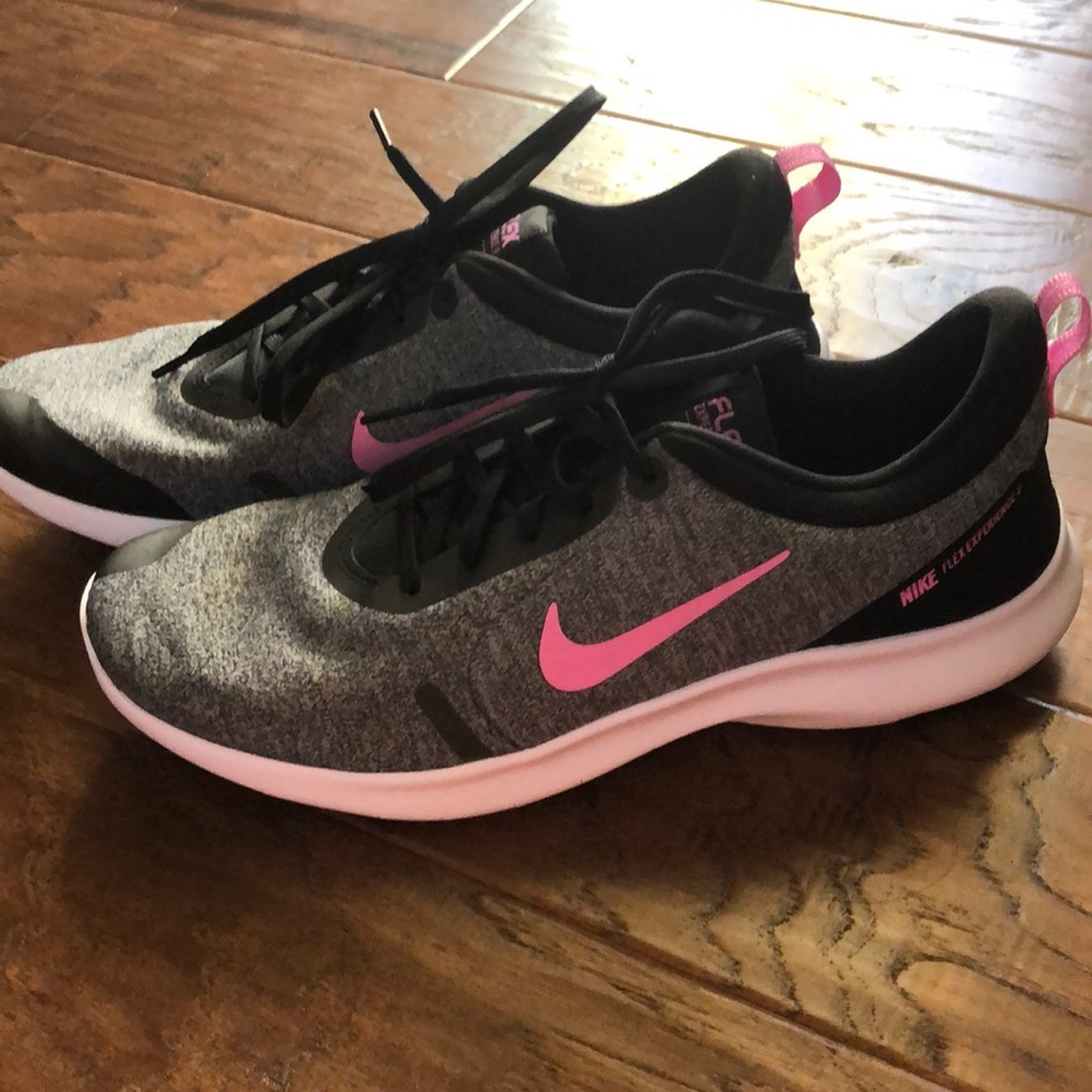 Brand New NBW Women's Nike Flex Experience 8 sz 11